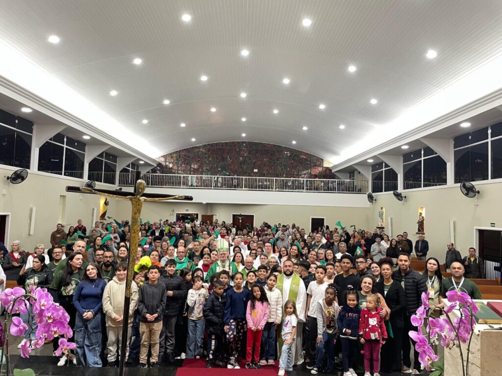 Dom Odilo abençoa nova imagem do padroeiro da Paróquia São Mateus Apóstolo - Jornal O São Paulo