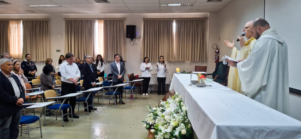 Nos 75 anos da Faculdade de Medicina da PUC-SP, Dom Odilo ressalta o valor de toda vida humana - Jornal O São Paulo