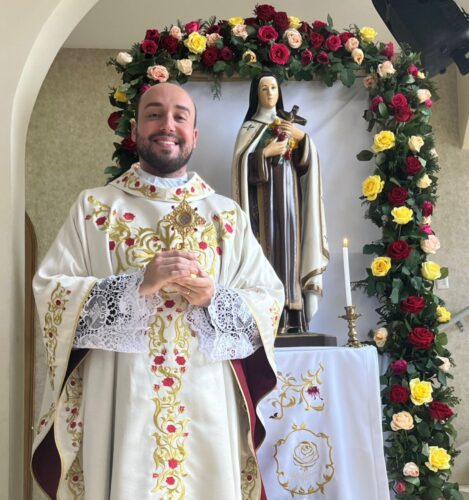 Padre Vinícius Soares: temos de aprender com Santa Teresinha a viver ‘pequena via’ - Jornal O São Paulo
