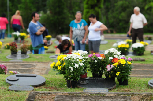 ‘Dia de Finados’: católicos em oração pelos falecidos e confiantes na vida eterna - Jornal O São Paulo