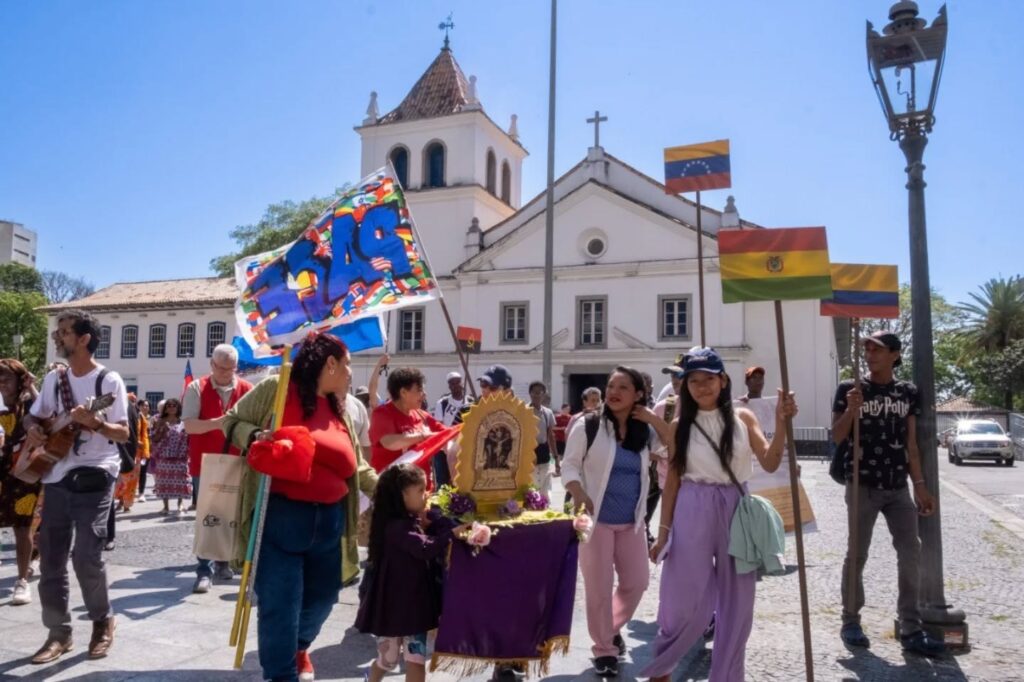 Missionários de esperança, migrantes peregrinam à Catedral da Sé  - Jornal O São Paulo