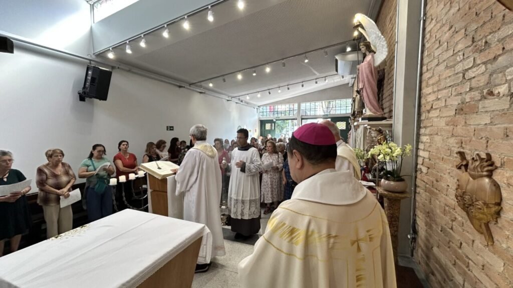 Na festa do padroeiro da Paróquia São Miguel Arcanjo, fiéis se despedem do antigo templo - Jornal O São Paulo