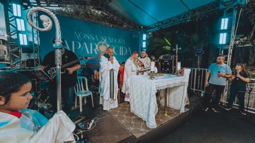 Dom Cícero preside missa na favela Nelson Cruz no dia de Nossa Senhora Aparecida - Jornal O São Paulo