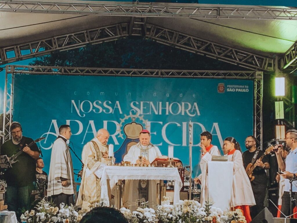 Dom Cícero preside missa na favela Nelson Cruz no dia de Nossa Senhora Aparecida - Jornal O São Paulo