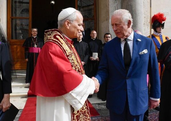 Papa e família real britânica fazem oração ecumênica na Capela Sistina - Jornal O São Paulo