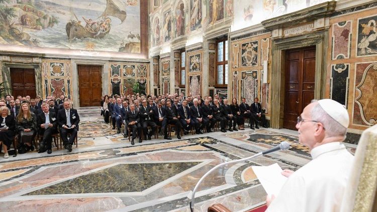 Papa: jornalismo não é crime, a informação livre sustenta a sociedade