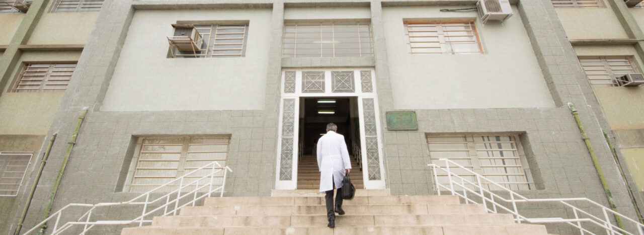 Nos 75 anos da Faculdade de Medicina da PUC-SP, Dom Odilo ressalta o valor de toda vida humana - Jornal O São Paulo