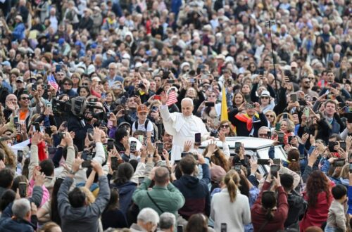 Papa: Jesus Ressuscitado cura a tristeza que paralisa o coração - Jornal O São Paulo