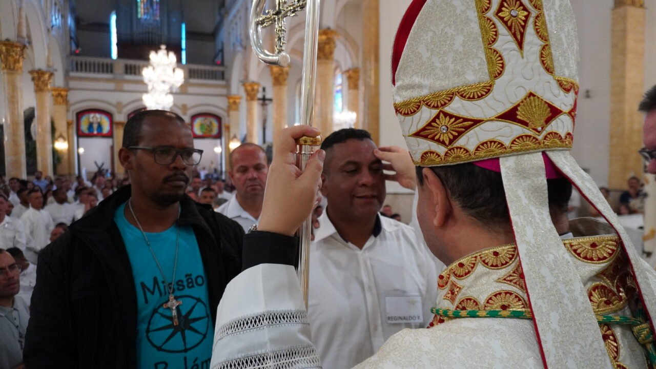 ‘O santo é um pecador arrependido e perdoado’, diz Dom Cícero em Crisma da Missão Belém - Jornal O São Paulo