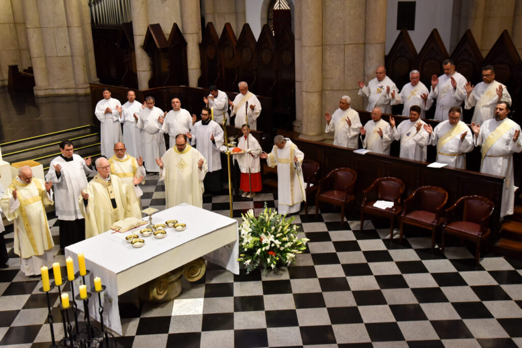 Animados na esperança, diáconos peregrinam à Catedral da Sé no Ano Jubilar - Jornal O São Paulo