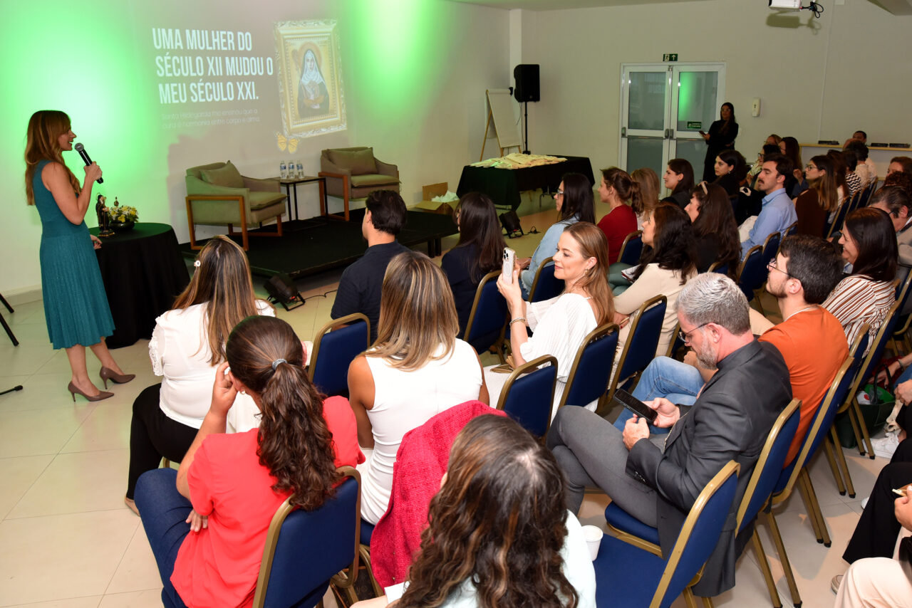 Congresso sobre medicina natural destaca a santa pioneira em saúde integral - Jornal O São Paulo