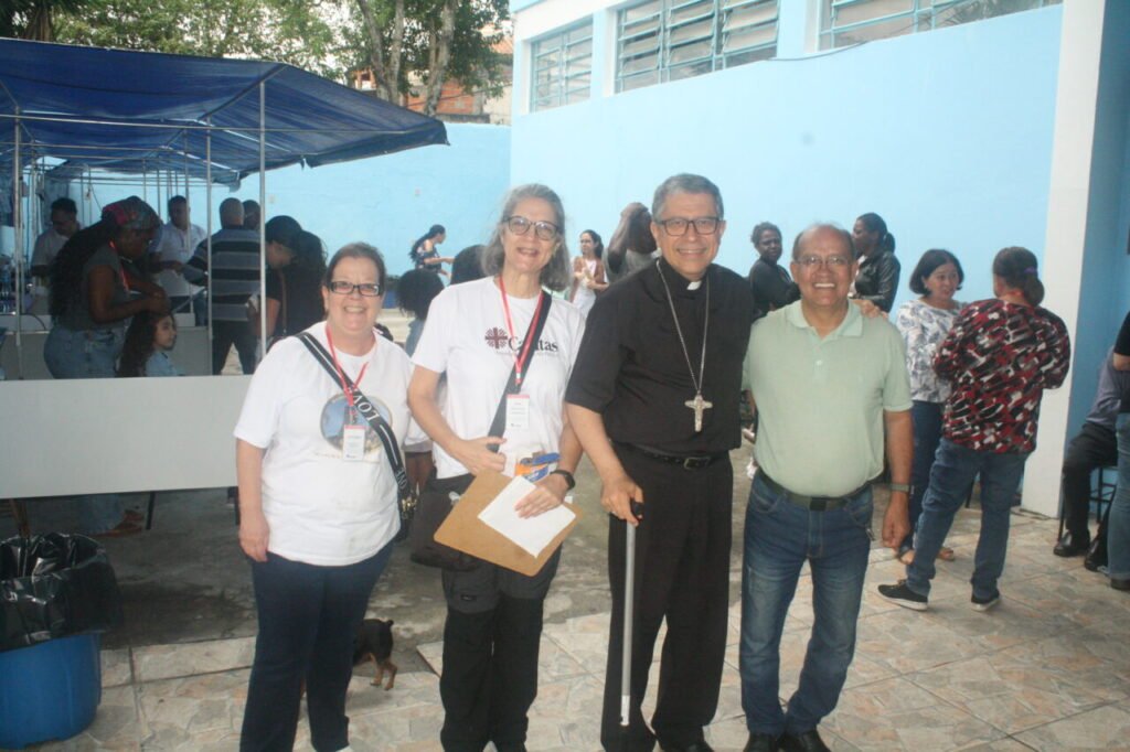 Na Lapa, Dom Edilson preside Crismas, missa do Apostolado da Oração e participa do Dia Mundial dos Pobres - Jornal O São Paulo