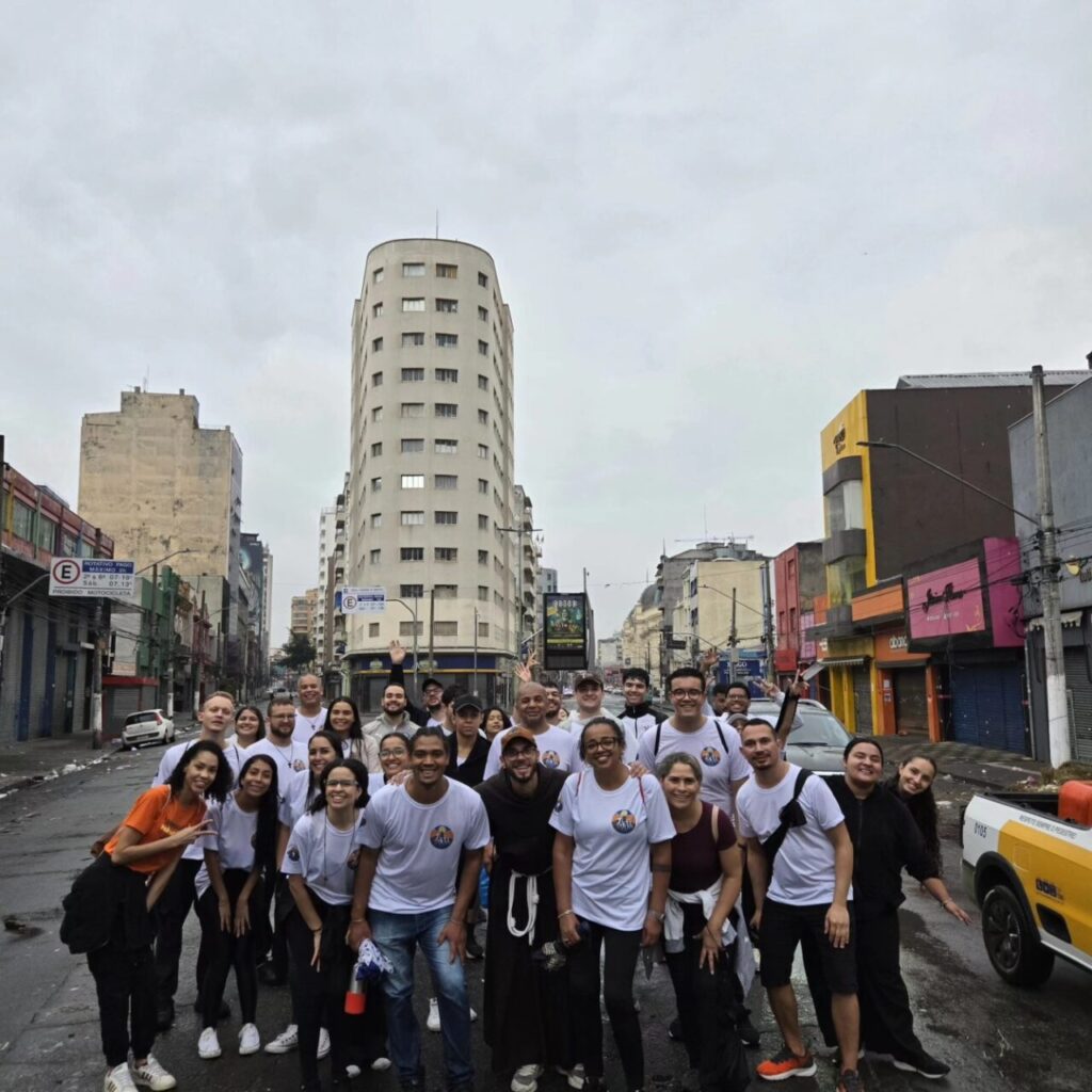 Em caminhada, Juventude Franciscana reflete sobre a Casa Comum - Jornal O São Paulo