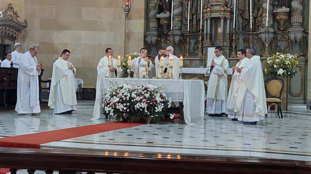 Cardeal Scherer preside missa pelos 60 anos do Regional São Paulo da CRB