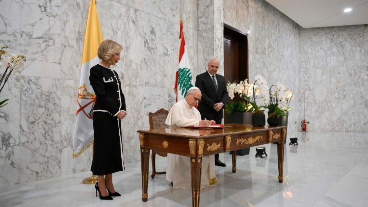 Leão XIV chega ao Líbano: aqui a paz é um desejo e uma vocação - Jornal O São Paulo