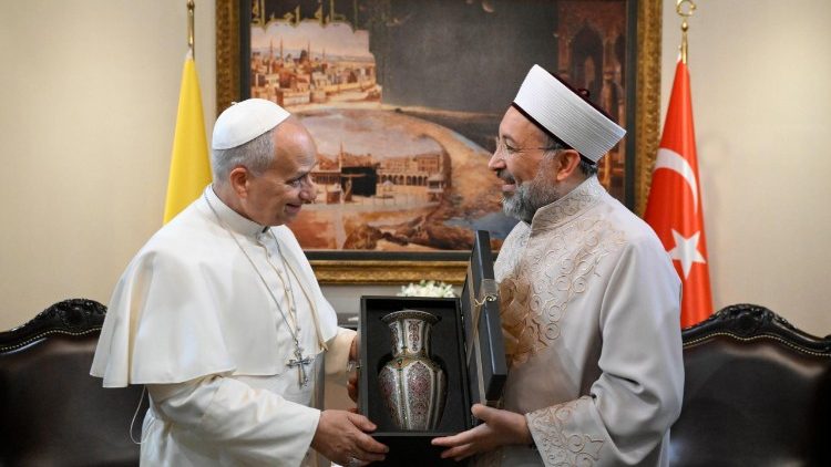 Papa Leão XIV chega a Istambul - Jornal O São Paulo