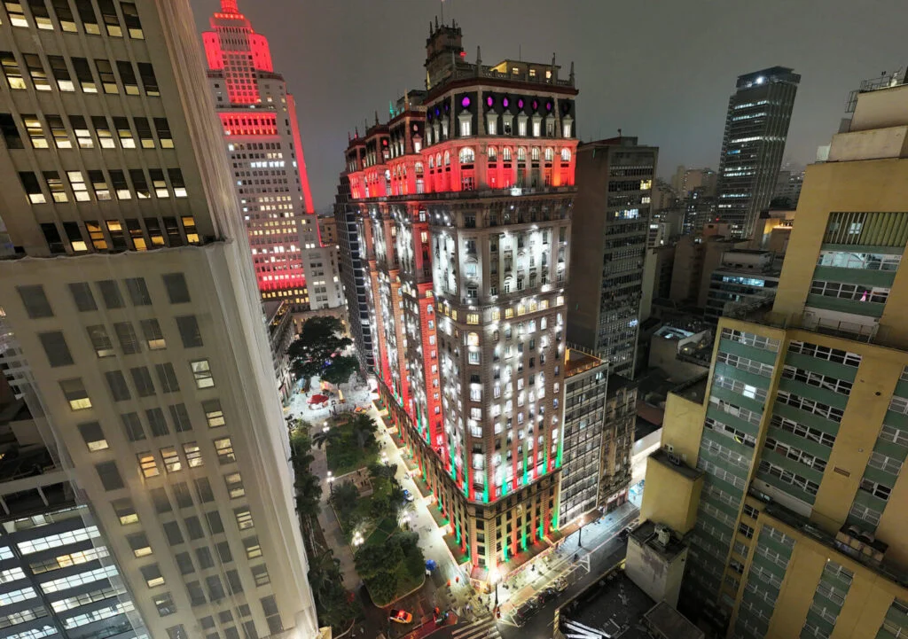 Gratuita, patinação no gelo no Largo São Bento é uma das atrações do Natal Iluminado - Jornal O São Paulo