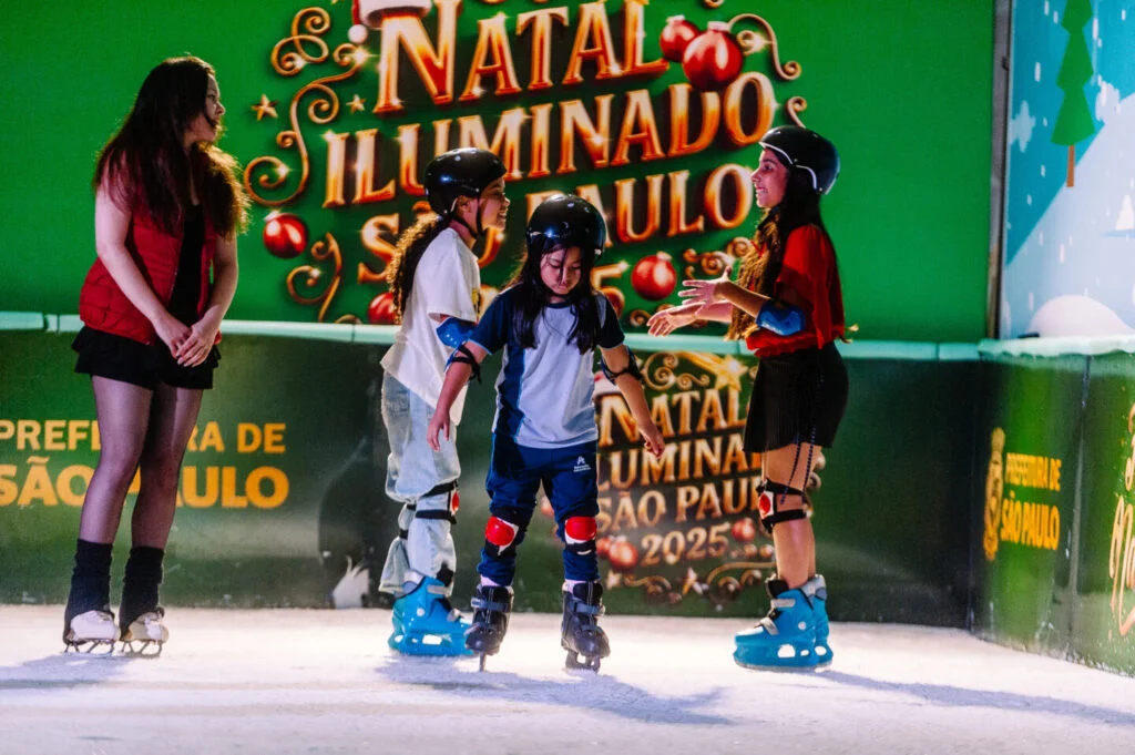Gratuita, patinação no gelo no Largo São Bento é uma das atrações do Natal Iluminado - Jornal O São Paulo