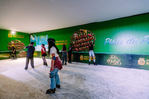 Gratuita, patinação no gelo no Largo São Bento é uma das atrações do Natal Iluminado - Jornal O São Paulo