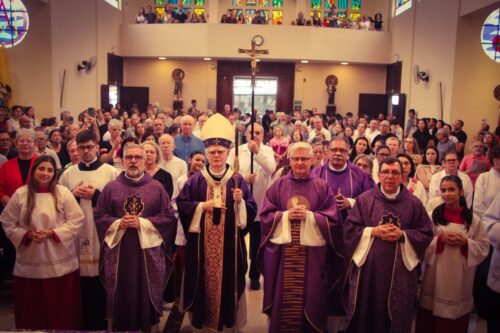 Padre Osvaldo Bisewski completa 25 anos de sacerdócio em missa com Dom Odilo - Jornal O São Paulo