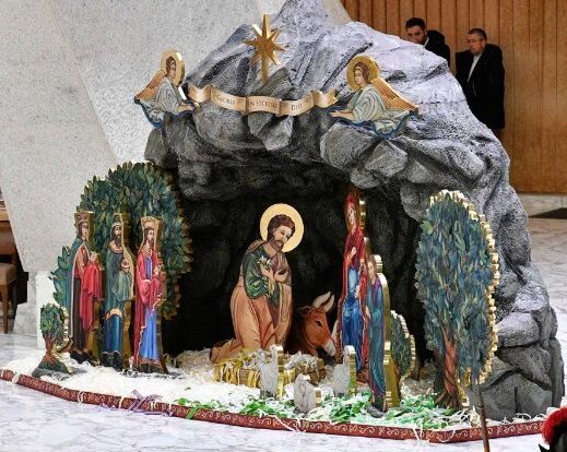 Papa: Deus se aproxima de nós ao contemplarmos o presépio e a árvore de Natal - Jornal O São Paulo
