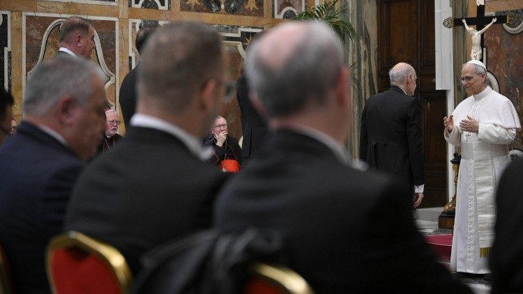 Leão XIV aos diplomatas: a paz se constrói ‘no coração e a partir do coração’ - Jornal O São Paulo