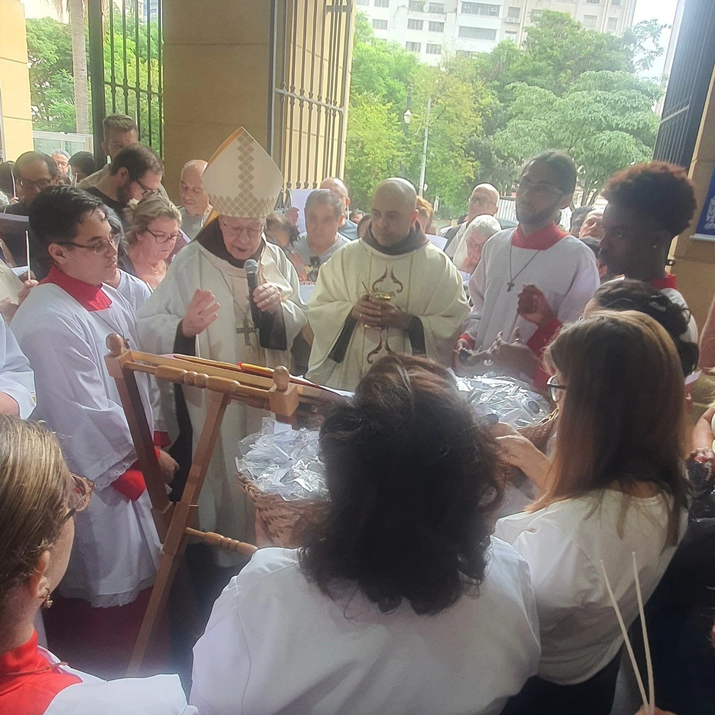 Na Sé, fiéis participam de missas de Natal e da epifania do Senhor - Jornal O São Paulo