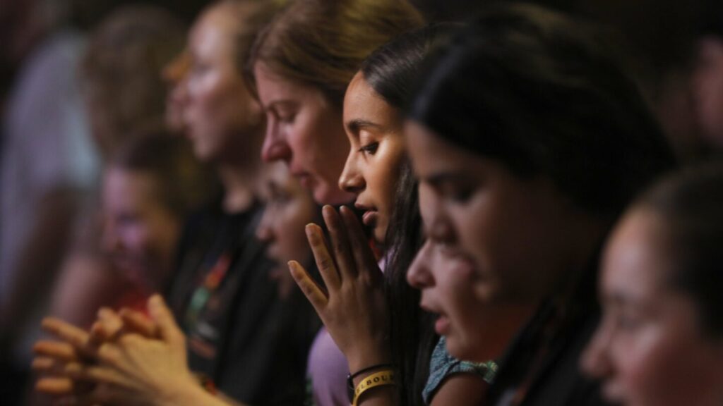 Na Espanha, o catolicismo está em ascensão entre os jovens - Jornal O São Paulo