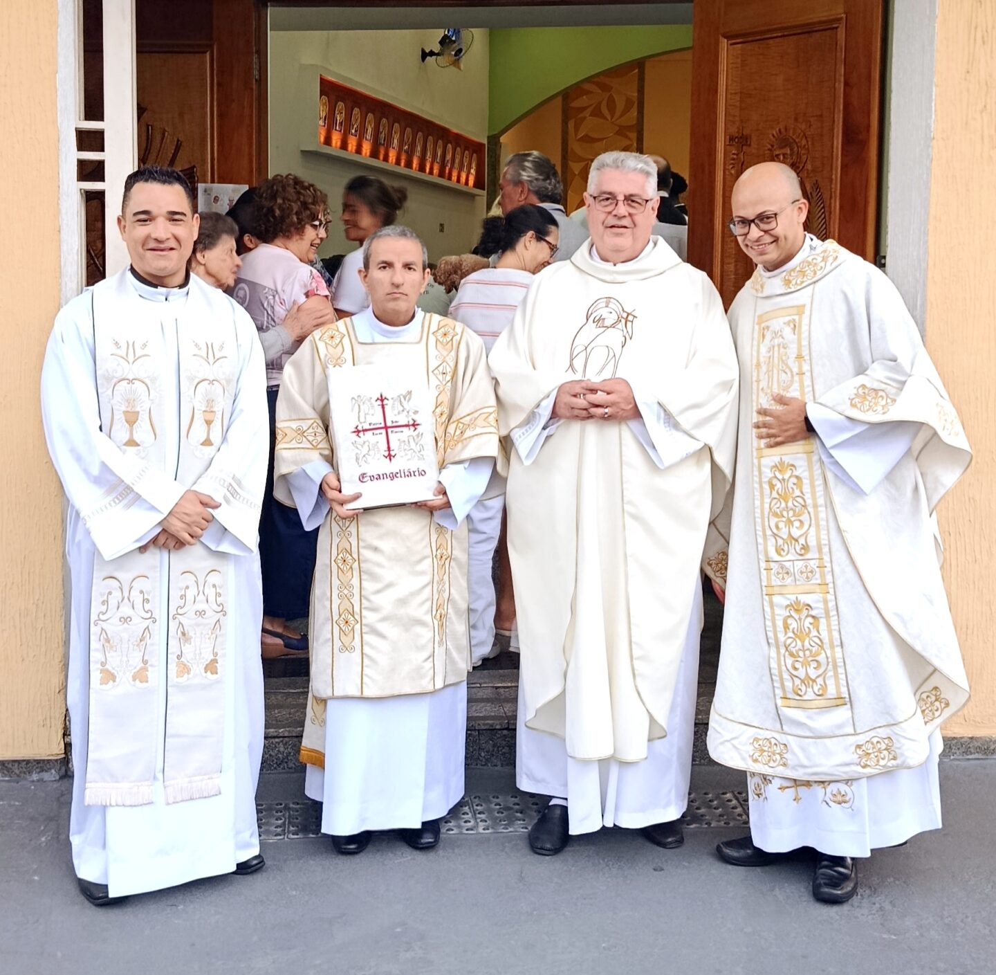 Na Região Santana, Padre Alan Santos Leite é empossado como pároco da Paróquia São Paulo Apóstolo