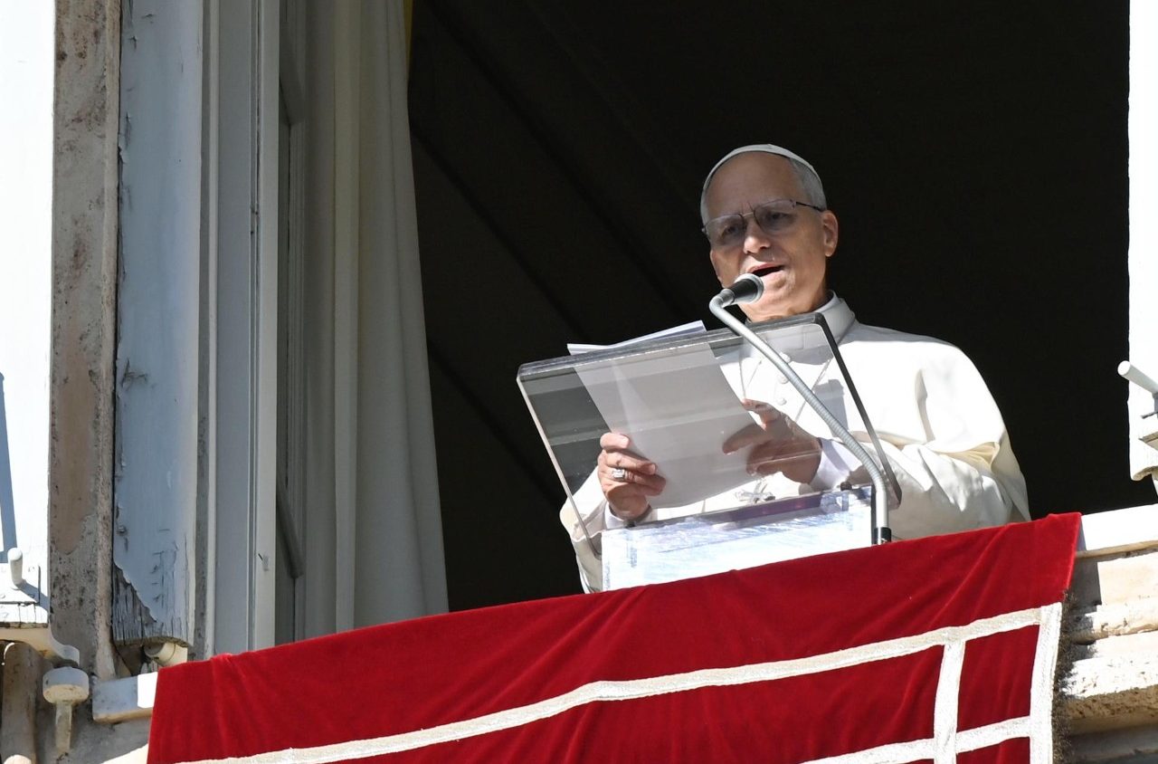 Angelus: nas horas sombrias da vida, o Batismo é luz e reconciliação - Jornal O São Paulo