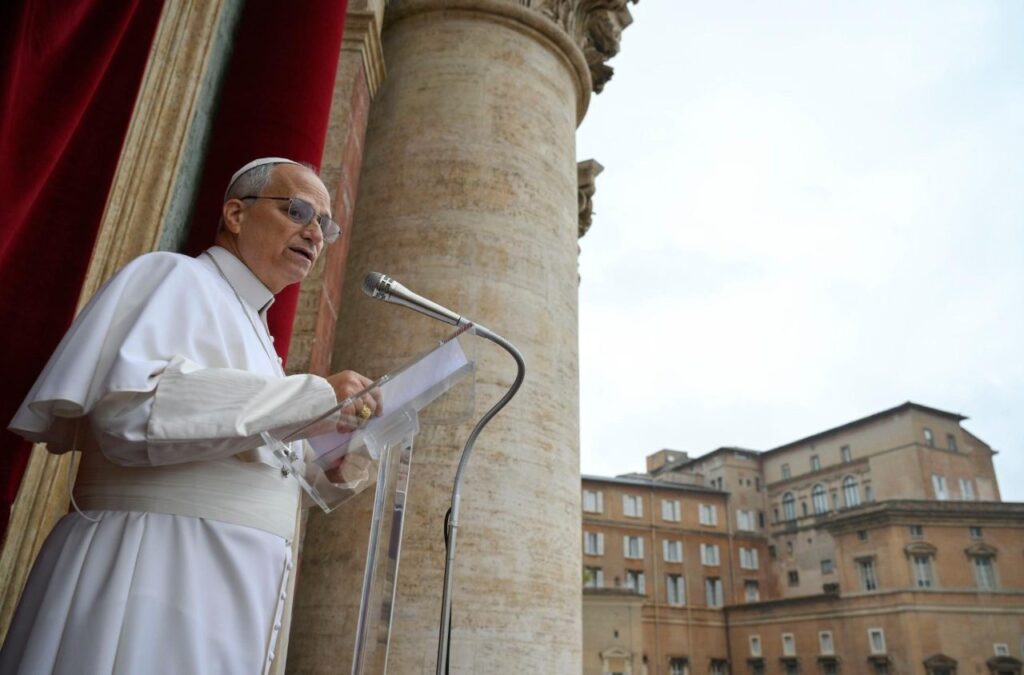 Papa no Angelus: em vez da indústria da guerra se afirme o artesanato da paz - Jornal O São Paulo