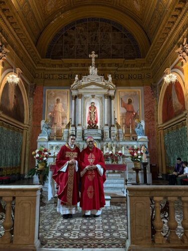 Dom Rogério participa de formação da CF, preside Crismas e dá posse a padres na Região Sé