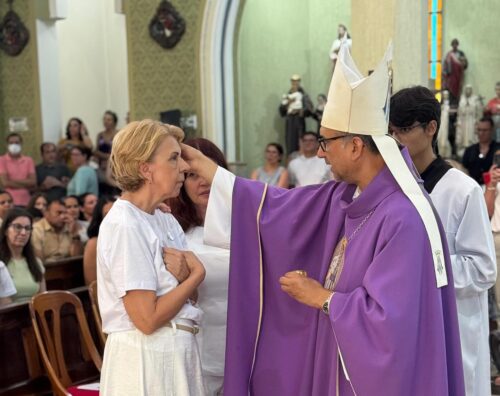 Dom Rogério preside Crismas e dá posse a párocos na Região Sé