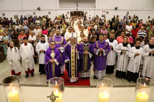 Dom Edilson participa de encontros formativos e preside missas na Região Lapa