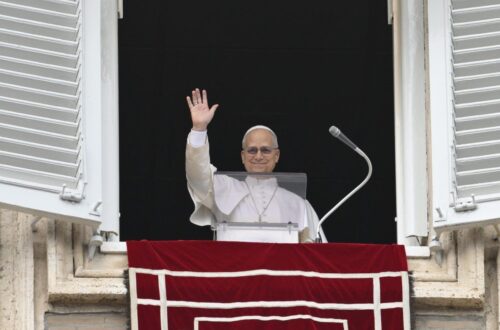 A Transfiguração antecipa a luz da Páscoa, afirma o Pontífice