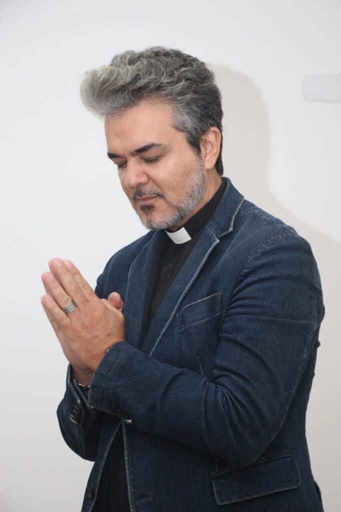 Pe. Marcos Roberto Pires