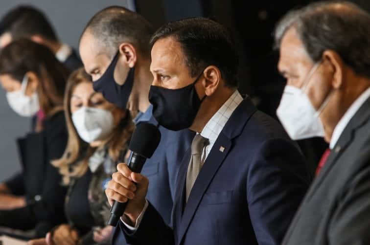 São Paulo vai reverter recurso de multa por falta de máscara em doação de alimentos