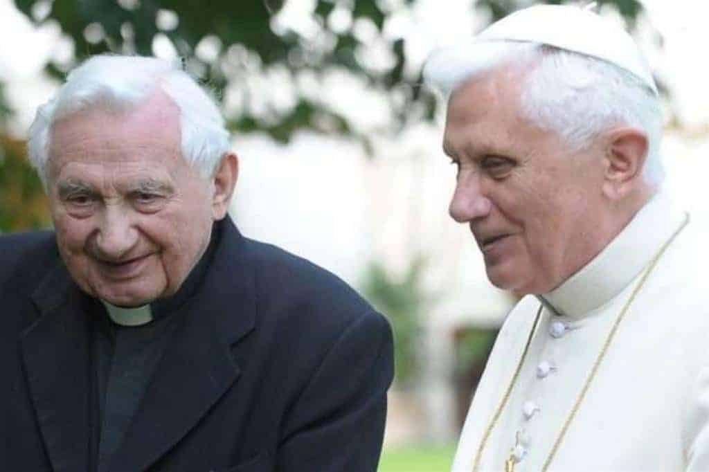 Bento XVI retorna ao Vaticano - Jornal O São Paulo