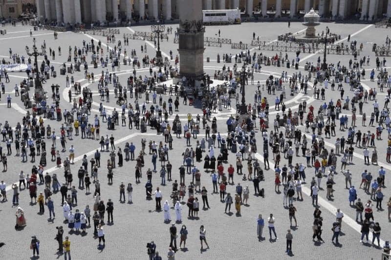 Papa: a Trindade é o amor que salva e recria o mundo - Jornal O São Paulo