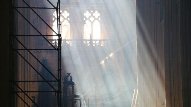 Incêndio na Catedral de Nantes: indícios de atitude criminosa - Jornal O São Paulo