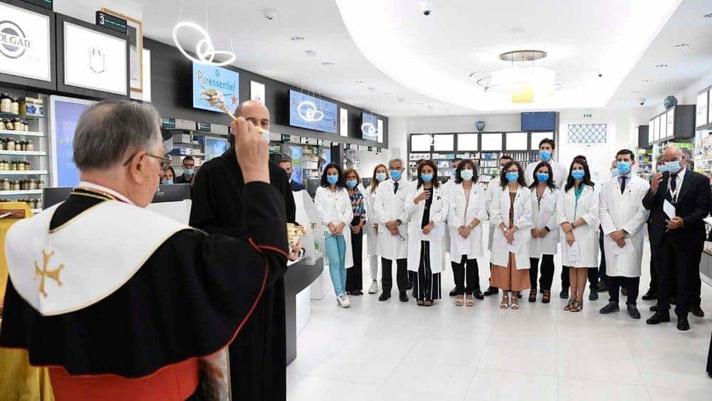 Farmácia Vaticana investe em tecnologia para o atendimento da população - Jornal O São Paulo