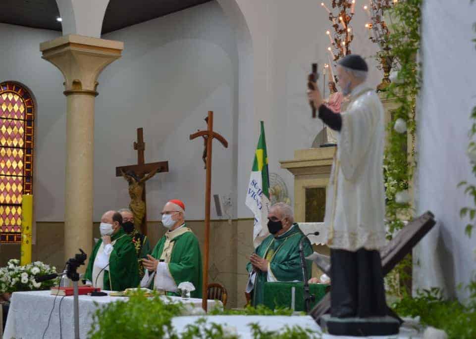 Dom Odilo Scherer preside missa na Paróquia São Vicente de Paulo - Jornal O São Paulo