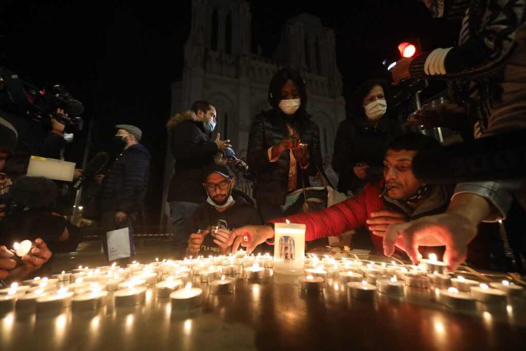 Autoridades civis e religiosas repudiam atentado na França - Jornal O São Paulo