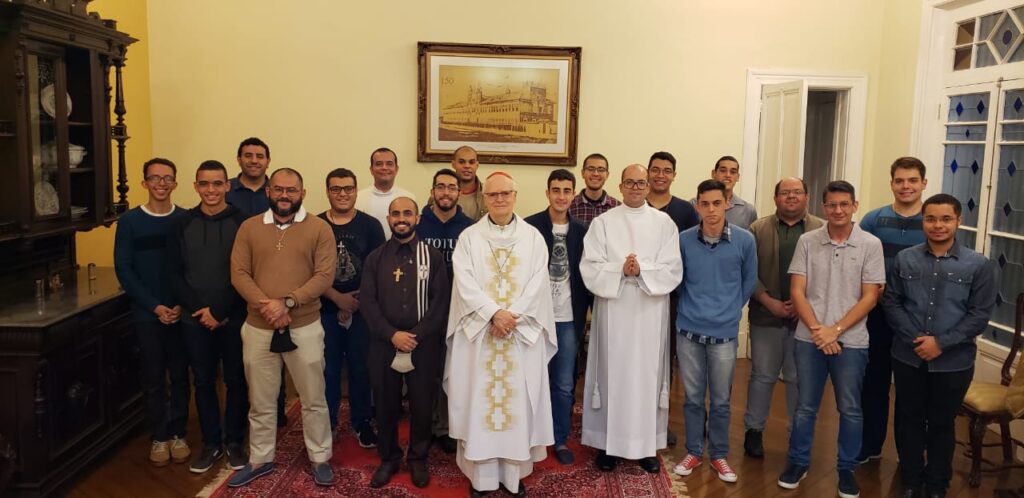 Cardeal Scherer preside missa no Seminário de Filosofia - Jornal O São Paulo