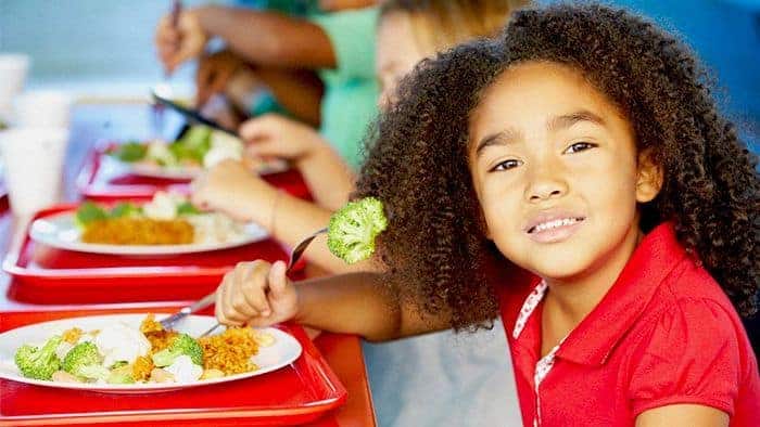 Extremos da má nutrição comprometem a saúde das crianças brasileiras - Jornal O São Paulo