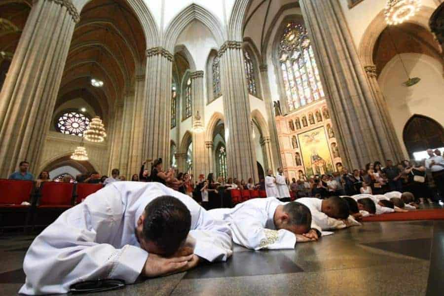 Cardeal Scherer ordenará cinco diáconos permanentes no próximo sábado - Jornal O São Paulo