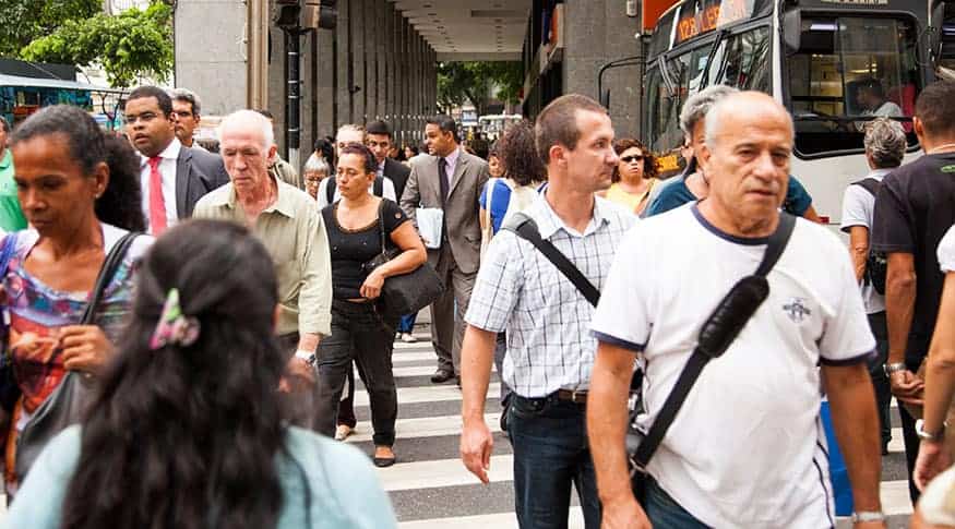 Expectativa de vida dos brasileiros aumenta 3 meses e chega a 76,6 anos em 2019 - Jornal O São Paulo