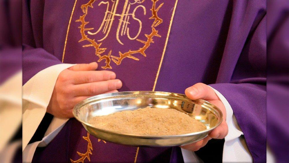 ‘A cinza é sinal de penitência, da vida que passa e da nossa fragilidade’ - Jornal O São Paulo