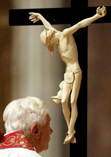 O mistério da cruz nas palavras do pregador dos papas - Jornal O São Paulo