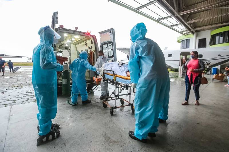 COVID-19: pela 1ª vez na semana, média móvel é inferior a 3 mil óbitos/dia - Jornal O São Paulo